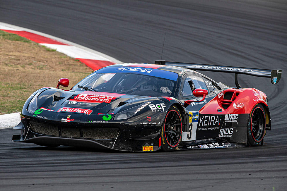 Daniel takes to the track in Vallelunga with the Easy Race team