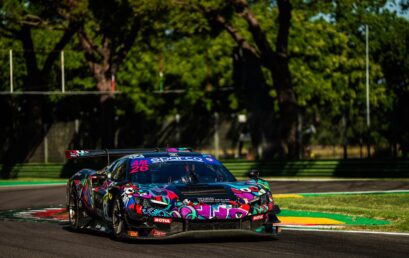 Daniel Mancinelli sul podio a Imola con EasyRace: il titolo GT3 AM si deciderà al Mugello