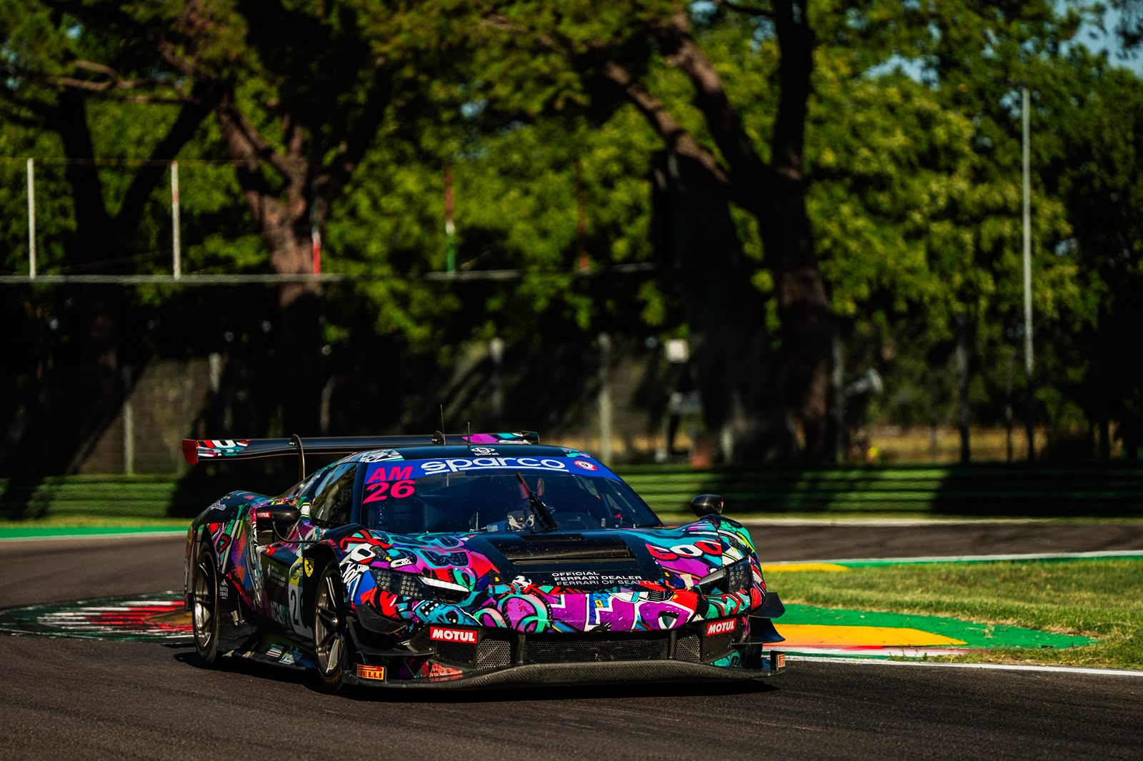 Daniel Mancinelli sul podio a Imola con EasyRace: il titolo GT3 AM si deciderà al Mugello